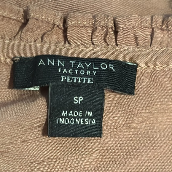 Ann Taylor Petite puff short sleeves split ruffle neck top blouse Sz SP - Picture 4 of 5